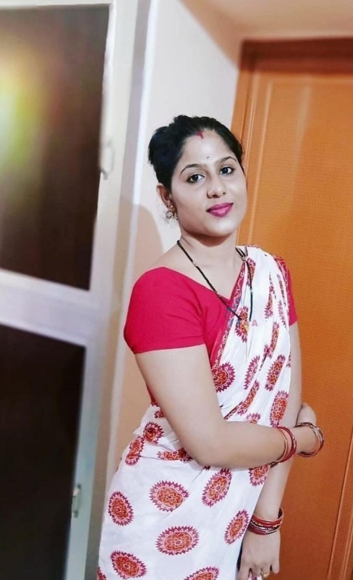 Marriage house aunty waiting for sex