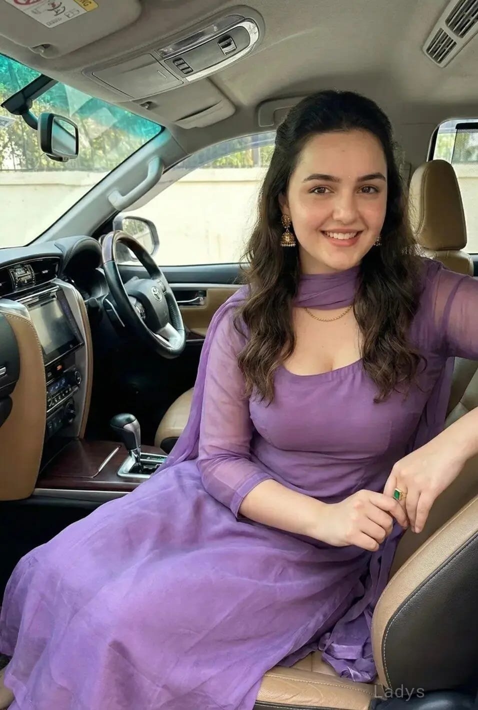 teen collage girls available near rk beach vizag