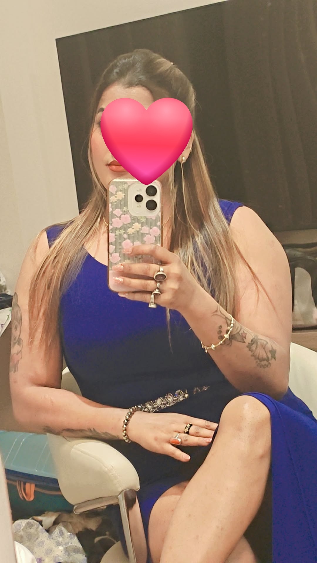 Play with my hot boobs, independent call girls available 